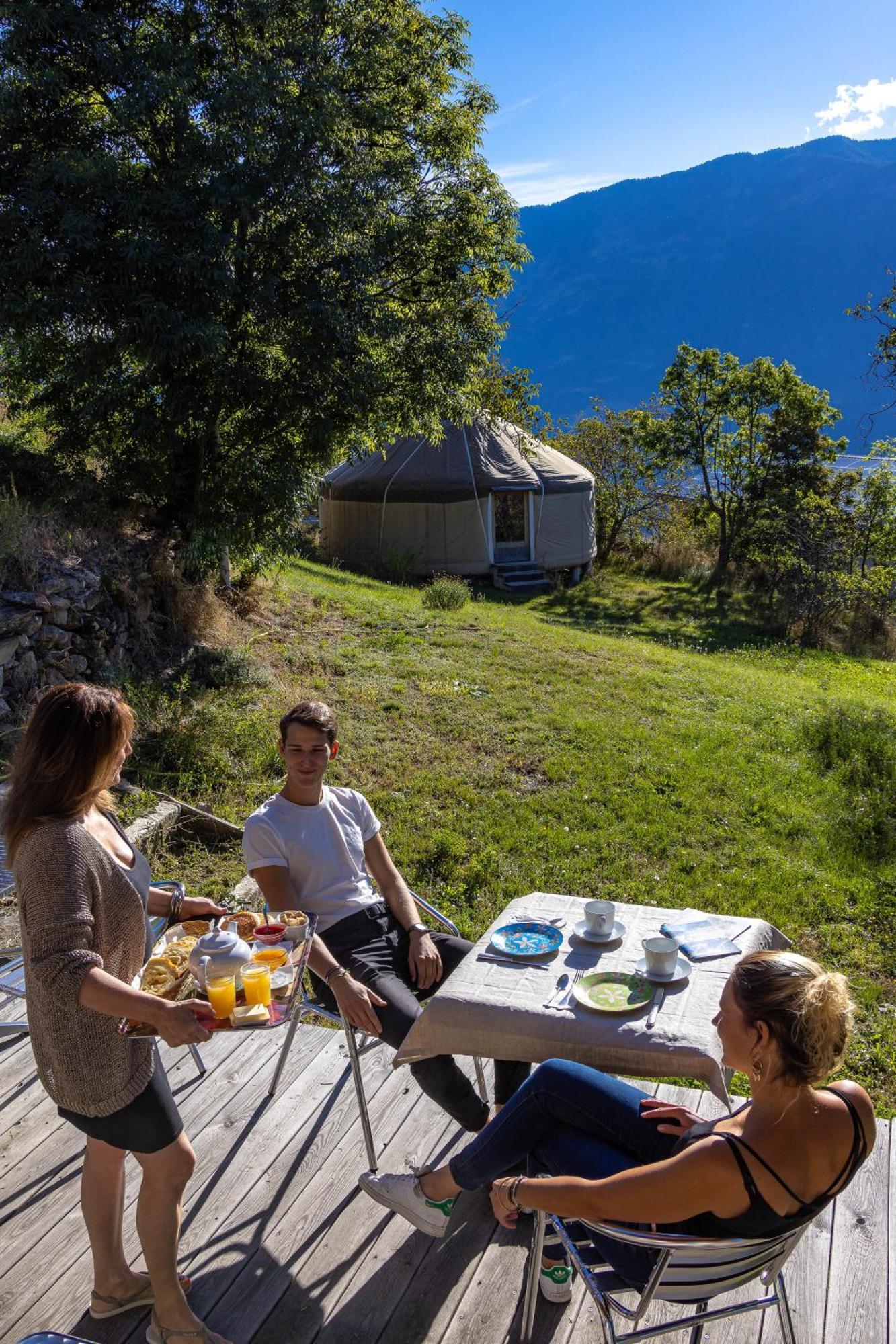 Bed and Breakfast La Ferme De Beaute Chateauroux-les-Alpes Exteriér fotografie